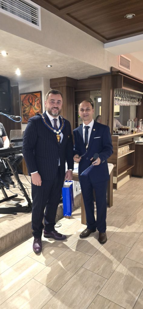 0-02-05-ee86a6cf02761ba0d23b358971ee75712c70aec42fac275c84587384d3c53da2_c8fa1ceed5e9eddd